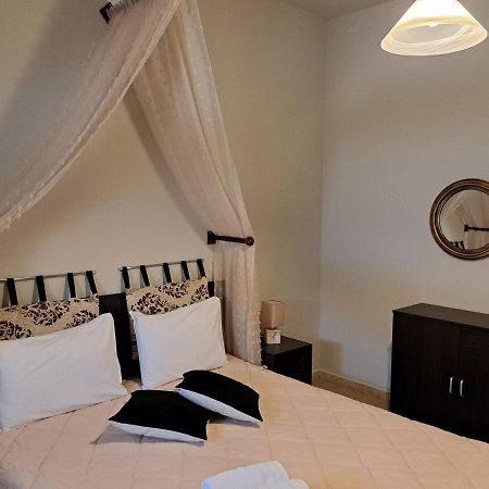 Káto Loutrákion Guesthouse Aelia מראה חיצוני תמונה